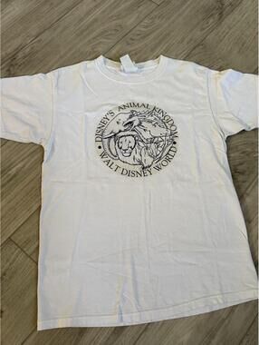 Walt Disney World ANIMAL KINGDOM design T Shirt size Medium